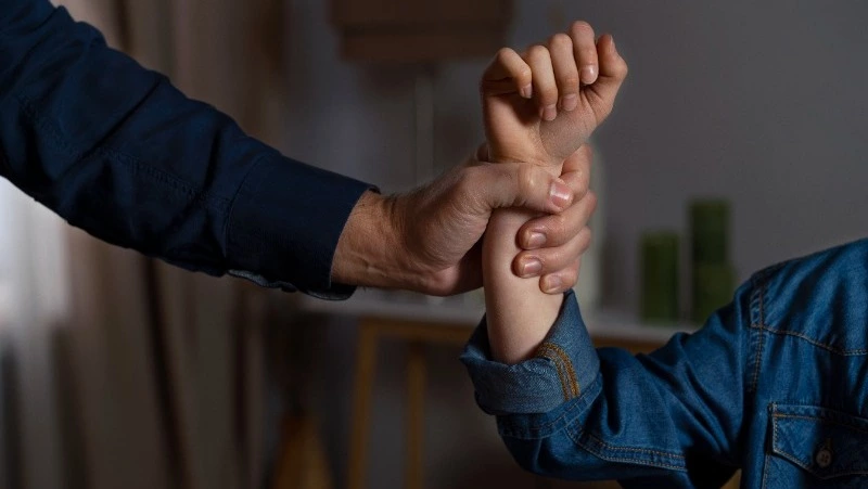 Жителю Корсакова дали условный срок за драку с инспектором ДПС