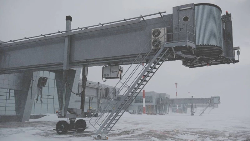 Рейс Москва — Южно-Сахалинск приземлился в Хабаровске из-за метели на Сахалине