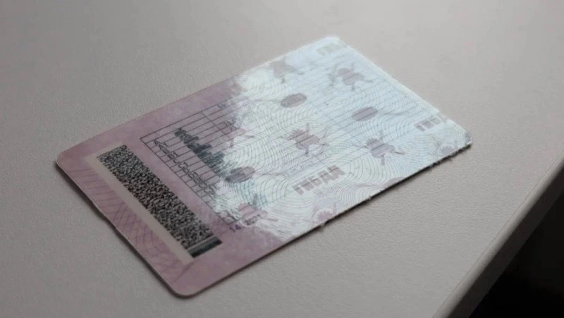 В России с 1 января перестанут автоматически продлевать водительские права