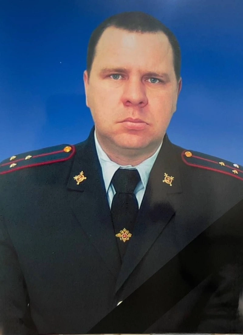 «Защищал жизни»: коллеги рассказали о погибшем в ДТП на Сахалине инспекторе Шкавроне
