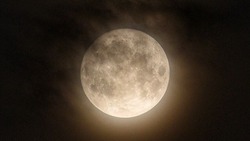 Огромная луна впечатлила жителей Поронайска