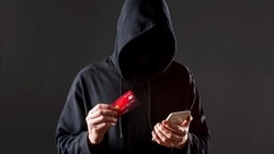 Трое сахалинцев потеряли более 1,8 млн рублей из-за мошенников