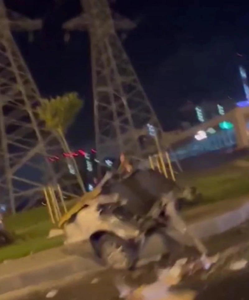 Видео с места ДТП на улице Горького в Южно-Сахалинске опубликовали в соцсетях