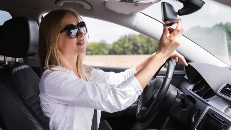 За езду по запретной пешеходной зоне жительница Корсакова заплатит двухтысячный штраф