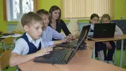 Корсаковские школьники получили технокласс для работы с роботами