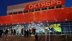 Кинотеатр «Октябрь» закроют из-за метели раньше времени 12 января