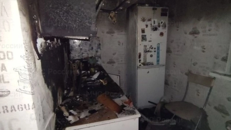 Кухню в одной из квартир Тымовского спасатели потушили за считанные минуты