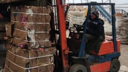 Около 35 тонн переработанного картона отправили с Сахалина на материк