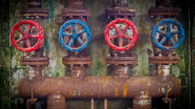 Реформу ЖКХ готовят в России. «Строя жилье, "паровозом" должны вытащить целый ряд сфер»