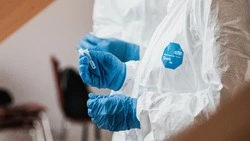 «В 1,5 раза больше»: ученый предсказал высокую смертность от «омикрона» в России