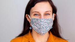 Шквал звонков и 10 тысяч заявок: сахалинская фабрика шьет маски от вируса в режиме нон-стоп