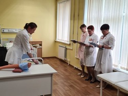 100 тысяч рублей получит лучшая медсестра Сахалинской области 