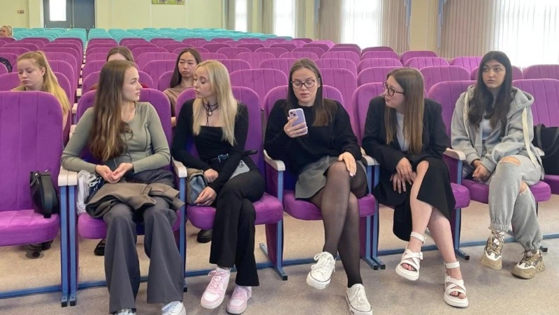 Студенты-медики проходят практику в наших поликлиниках