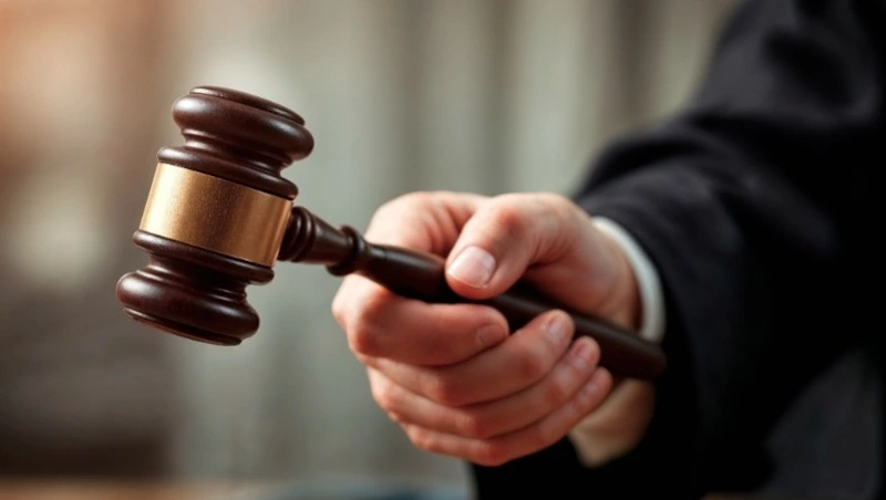 Украденный телефон довел до замужества: в Долинске суд закрыл дело о краже из-за примирения сторон