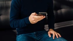 Житель Охи потратил 7 тысяч рублей с чужой банковской карты на покупку скинов в игре