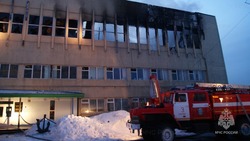 Пожарные потушили горящий офис в Холмске 28 февраля