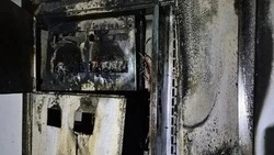 Спасли восемь человек: в Смирных потушили электрощит