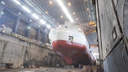 Для проекта «Сахалин-2» готово новое судно-снабженец