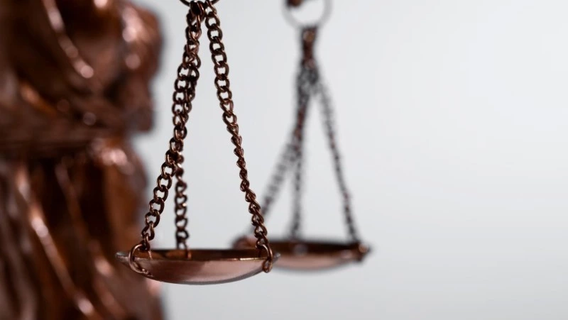 На Сахалине дочь погибшего на железной дороге мужчины будет получать выплаты до окончания обучения