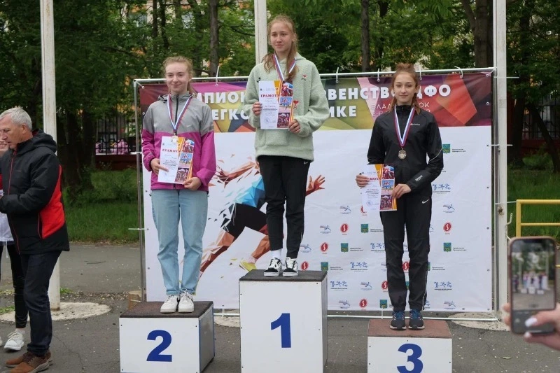 Сахалинцы стали мультимедалистами на дальневосточных соревнованиях по легкой атлетике