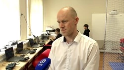 Участник программы «Герои Сахалина и Курил» после тяжелого ранения работает с детьми