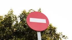 В Южно-Сахалинске на три дня ограничат движение на ж/д переезде на проспекте Мира