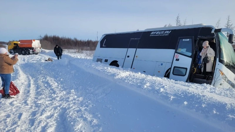 Автобус с пассажирами попал в ДТП на трассе Оха — Ноглики 26 января
