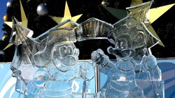 В южно-сахалинском ледовом городке заменили символ года
