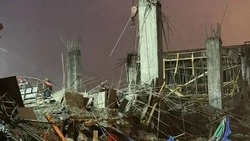 Количество сотрудников и спецтехники увеличили на месте обрушения в Южно-Сахалинске