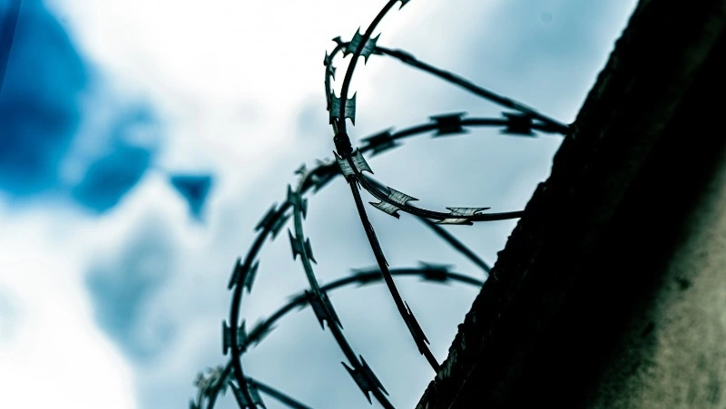 Суд оставил в СИЗО еще на месяц жителей Кузбасса, державших людей в рабстве