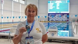 Спортсменка поставила новый рекорд России по плаванию на Сахалине