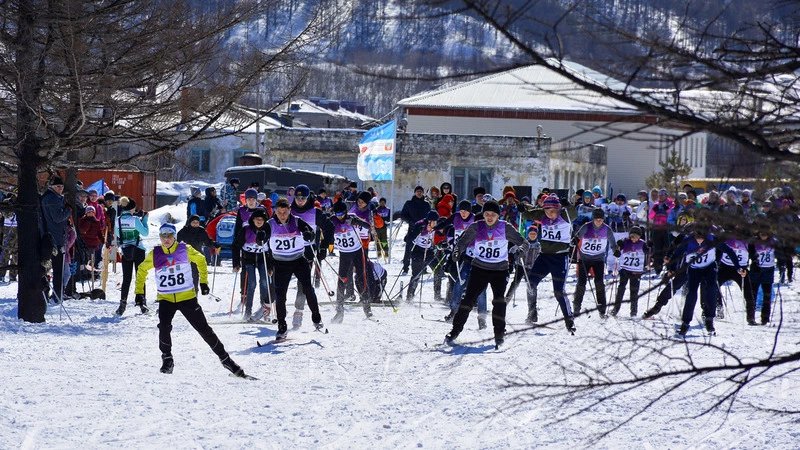 В Углегорске проходит лыжная многодневка