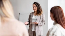 В России запустили программу профессионального наставничества с благотворительной составляющей