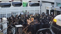 Президента Южной Кореи Юн Сок Еля взяли под арест
