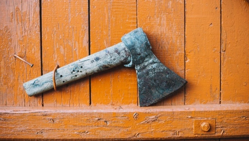 В Волгоградской области подросток зарубил отца топором после ссоры