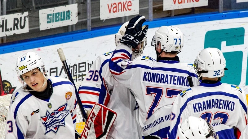 «Сахалинские Акулы» разгромили мытищинских «Атлантов» на выезде