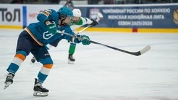 Хоккеистки клуба «Сахалин» обыграли команду из Уфы на глазах тысячи зрителей