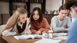 «Единая Россия» предложила пересмотреть систему образования и в том числе ЕГЭ 