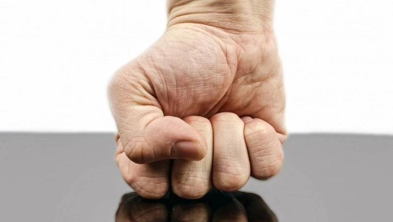 Сахалинец попал в историю с побоями, грабежом и деньгами, отправленными в Калининград