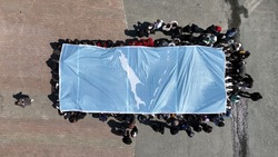10-метровый флаг Сахалинской области растянули на «Горном воздухе»