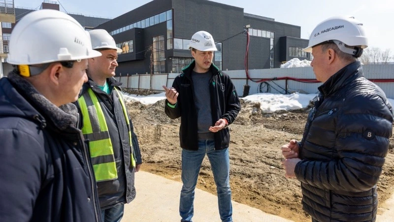 Сергей Надсадин проверил готовность муниципальных домов на улице Больничной