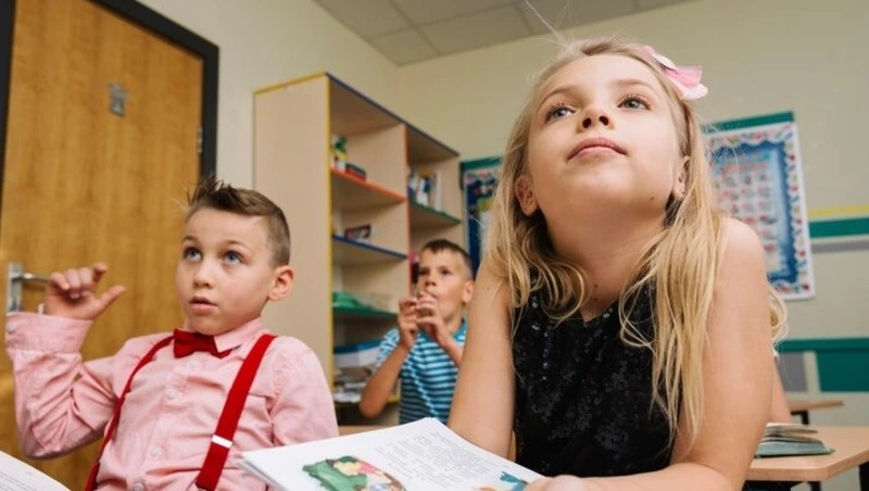 Школьникам и их родителям грозит штраф до 30 тысяч рублей за публичное оскорбление педагога