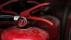 Электропроводка неожиданно загорелась в одном из домов Долинска