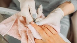 Лунный календарь маникюра на сентябрь 2024: благоприятные дни, какой цвет лака выбрать