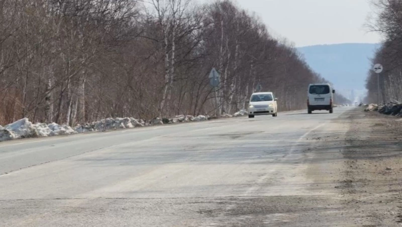 «Не ждать апреля»: Валерий Лимаренко поручил ускорить ямочный ремонт в Долинском районе