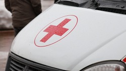 Мужчина серьезно пострадал на Сахалине при падении с лесов на стройке