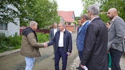 Мэр Южно-Сахалинска потребовал ускорить асфальтирование в двух микрорайонах