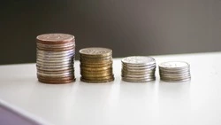 Строительная компания на Сахалине задолжала сотрудникам почти миллион рублей