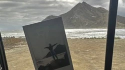 «Мама и папа, привет!»: сибирячка записала видеописьмо к родителям из бухты Тихой