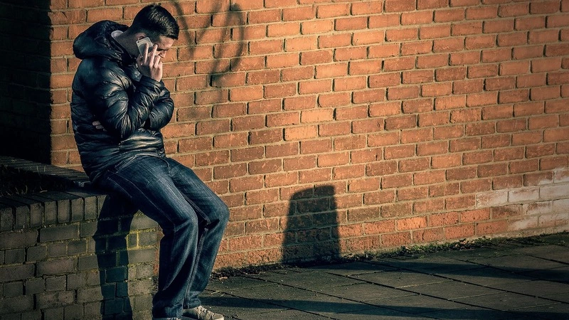 Семья известного шоумена пострадала от уличного продавца телефонов